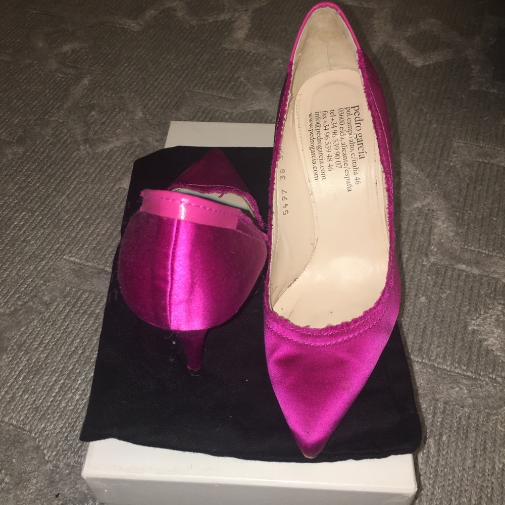 Stunning Pedro Garcia satin pump